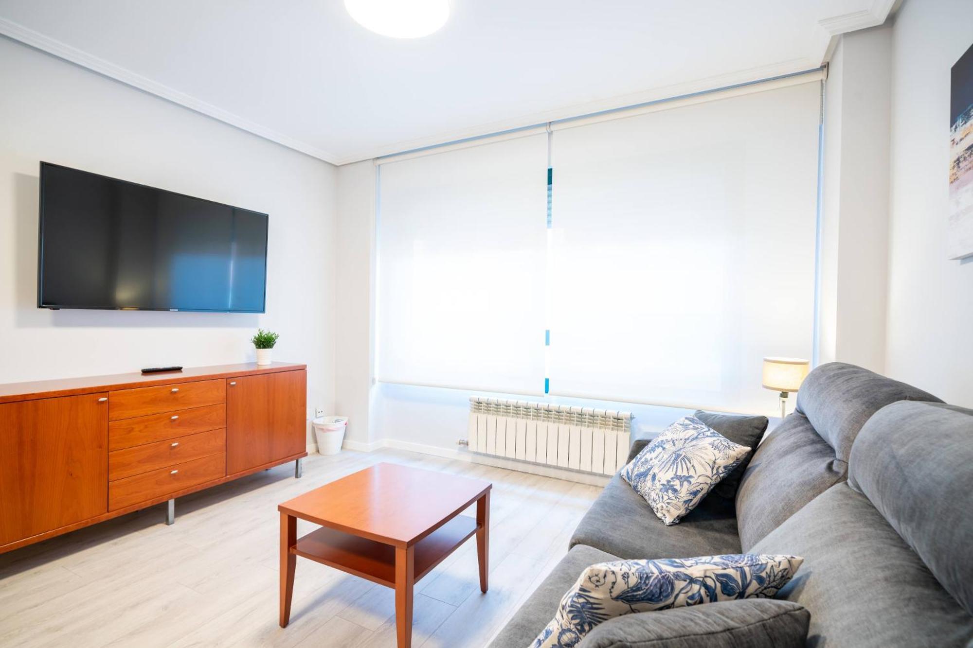 Apartamentos Go - Genova Parquesol - Parking Gratuito Βαγιαδολίδ Εξωτερικό φωτογραφία