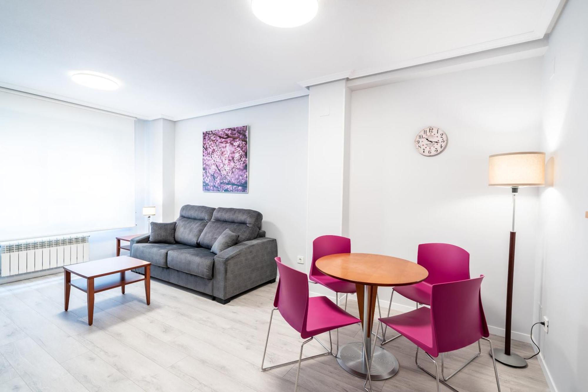 Apartamentos Go - Genova Parquesol - Parking Gratuito Βαγιαδολίδ Εξωτερικό φωτογραφία