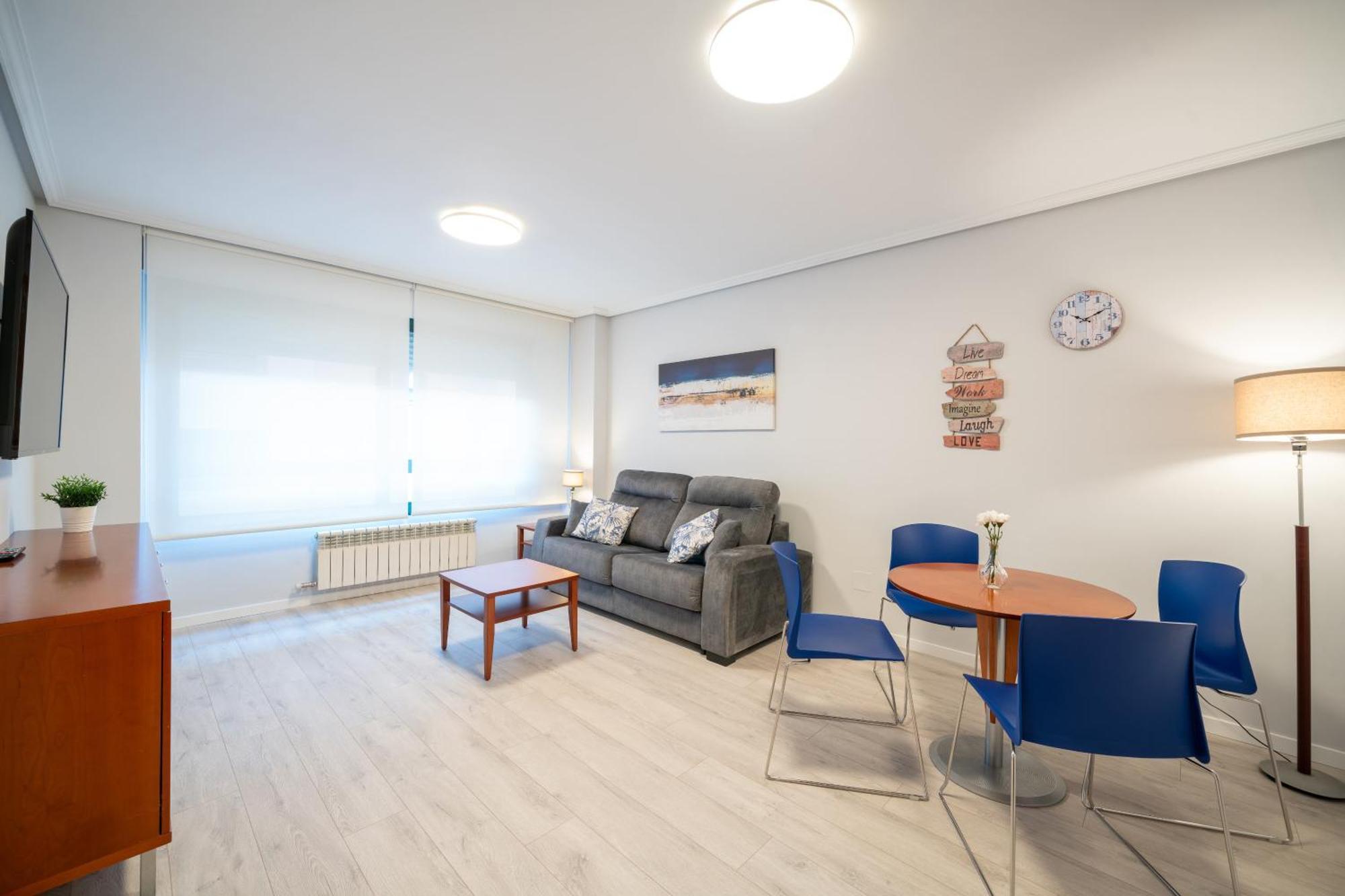 Apartamentos Go - Genova Parquesol - Parking Gratuito Βαγιαδολίδ Εξωτερικό φωτογραφία